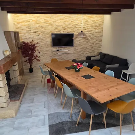 Maison Fraiche Du 18E Siecle - 15 Personnes * Floirac (Charente-Maritime)